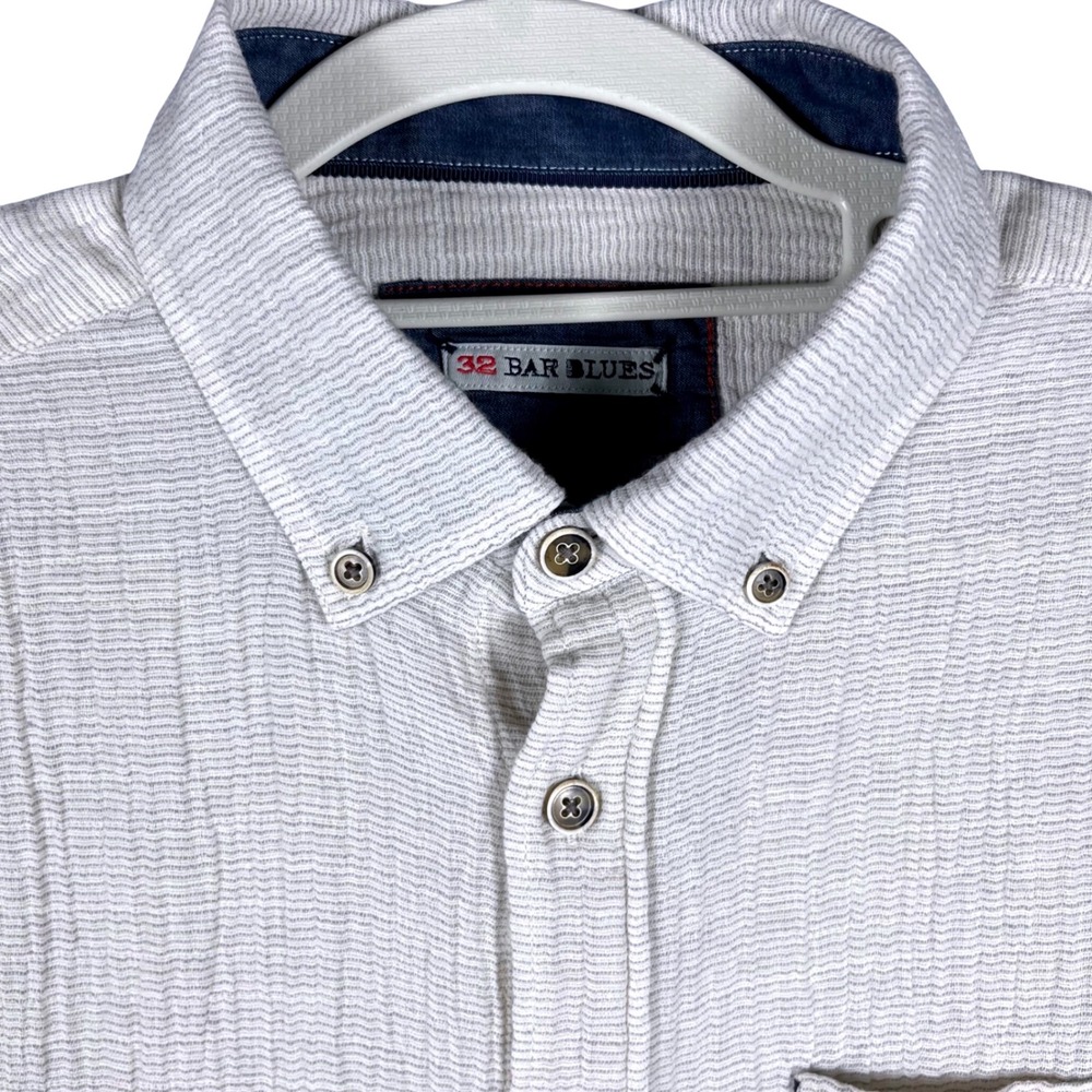 32 Bar Blues Button Down Shirt‎ Mens M White Gray Textured Stripe Long Sleeve